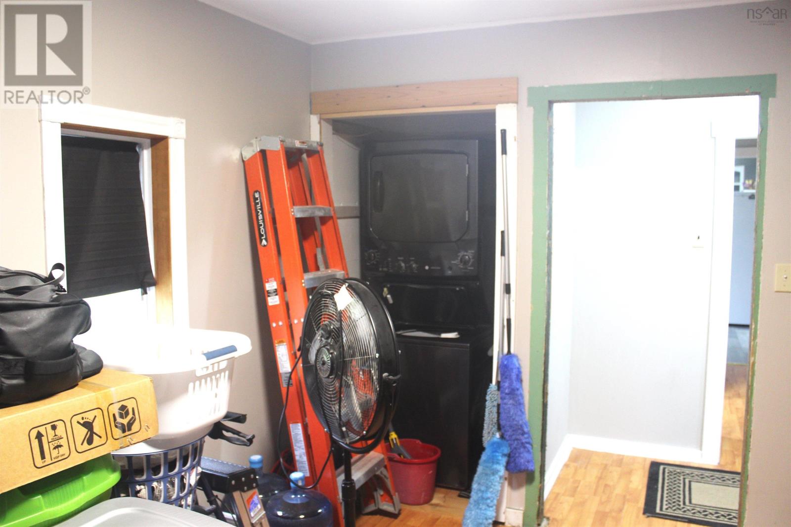9916 St Margarets Bay Road - 12