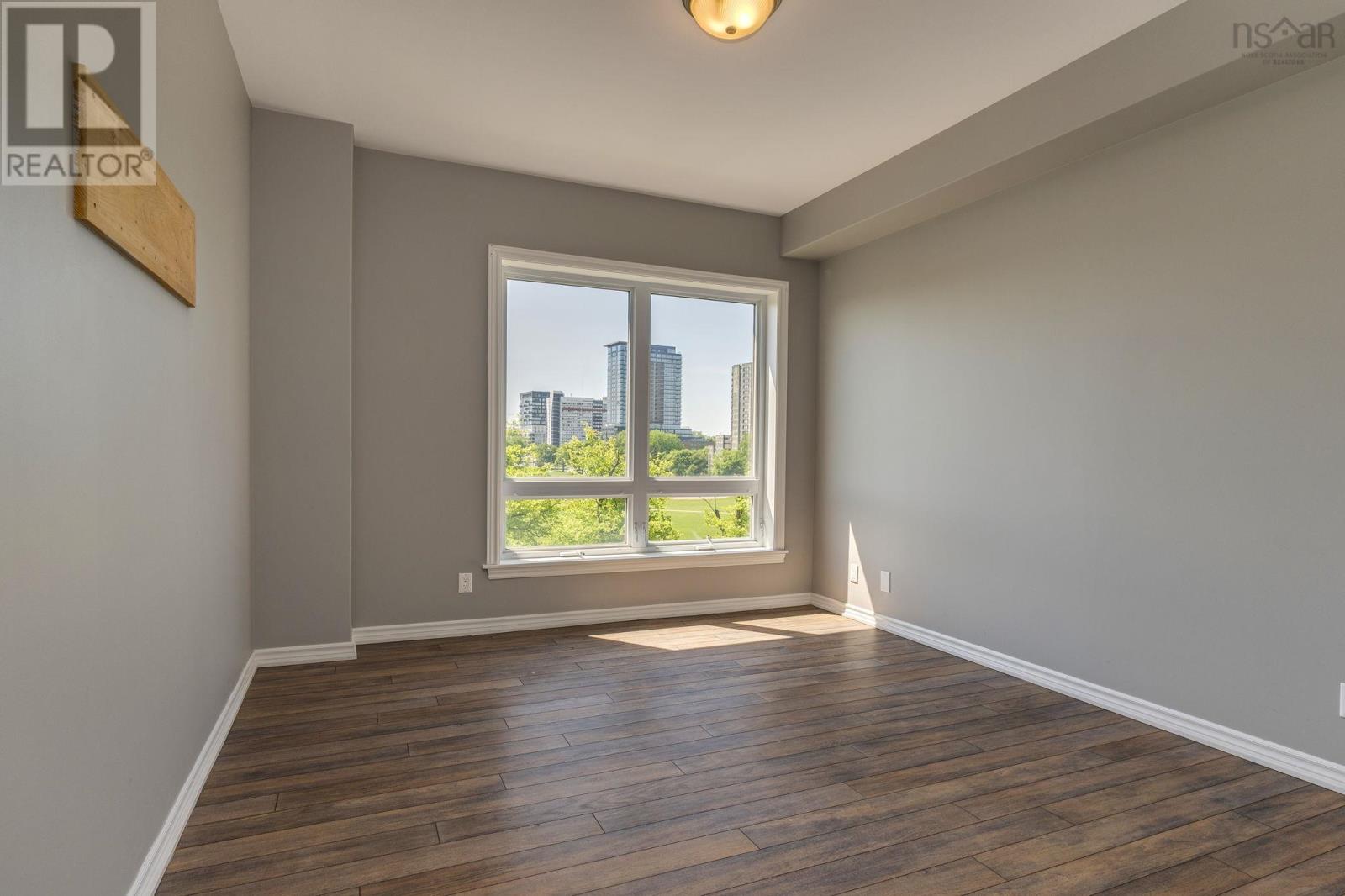 #402 5839 Cunard Street - 29
