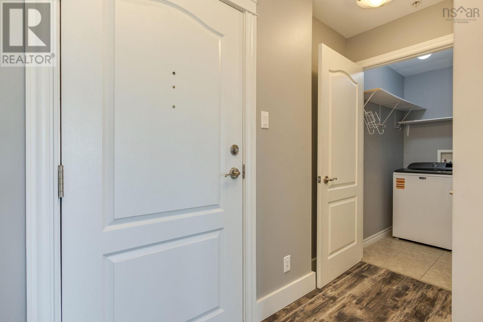 #402 5839 Cunard Street - 13