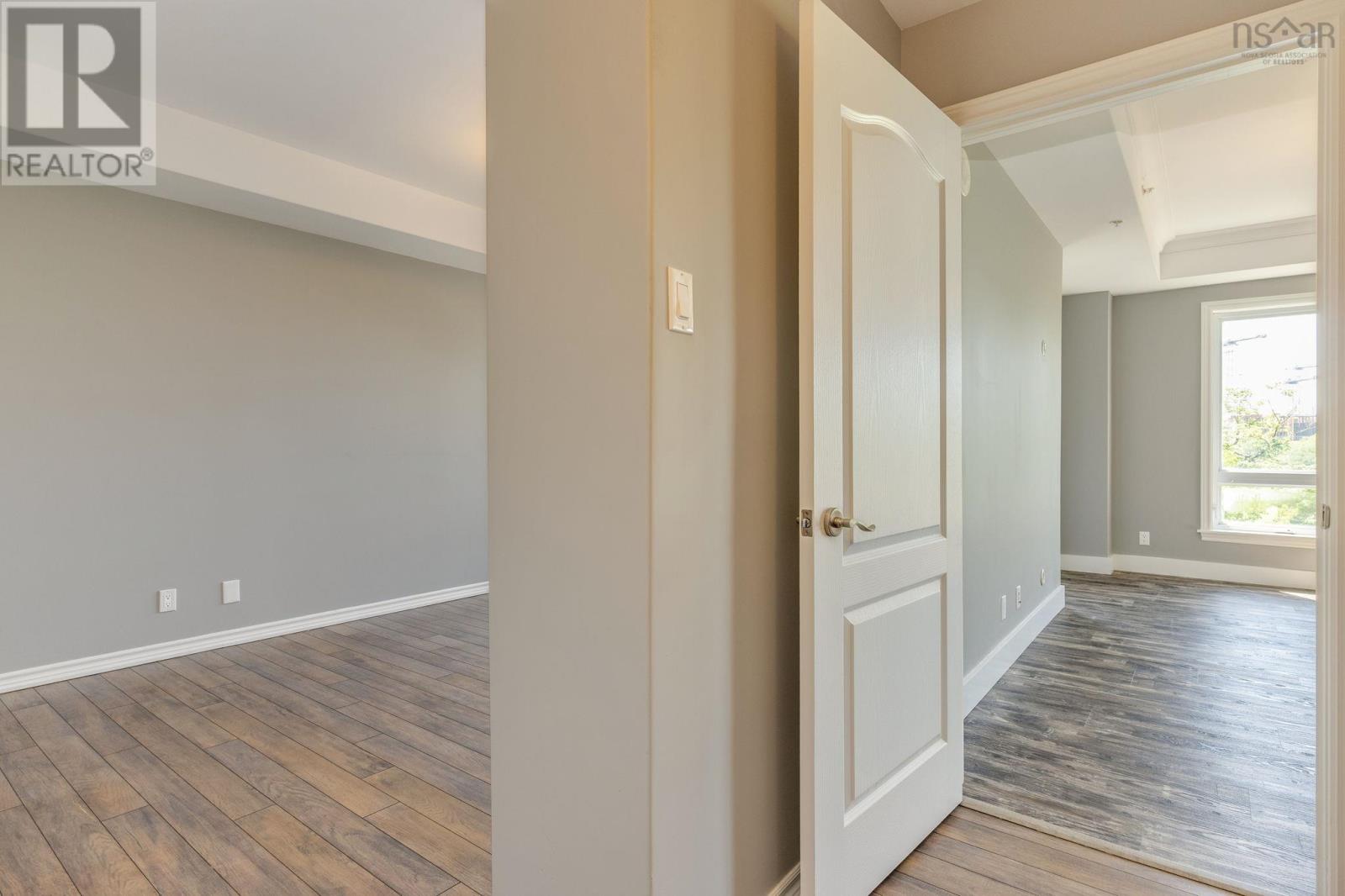 #402 5839 Cunard Street - 27