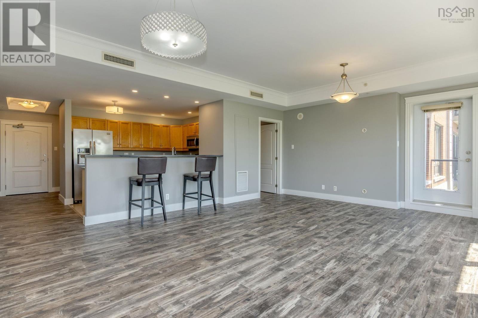 #402 5839 Cunard Street - 30