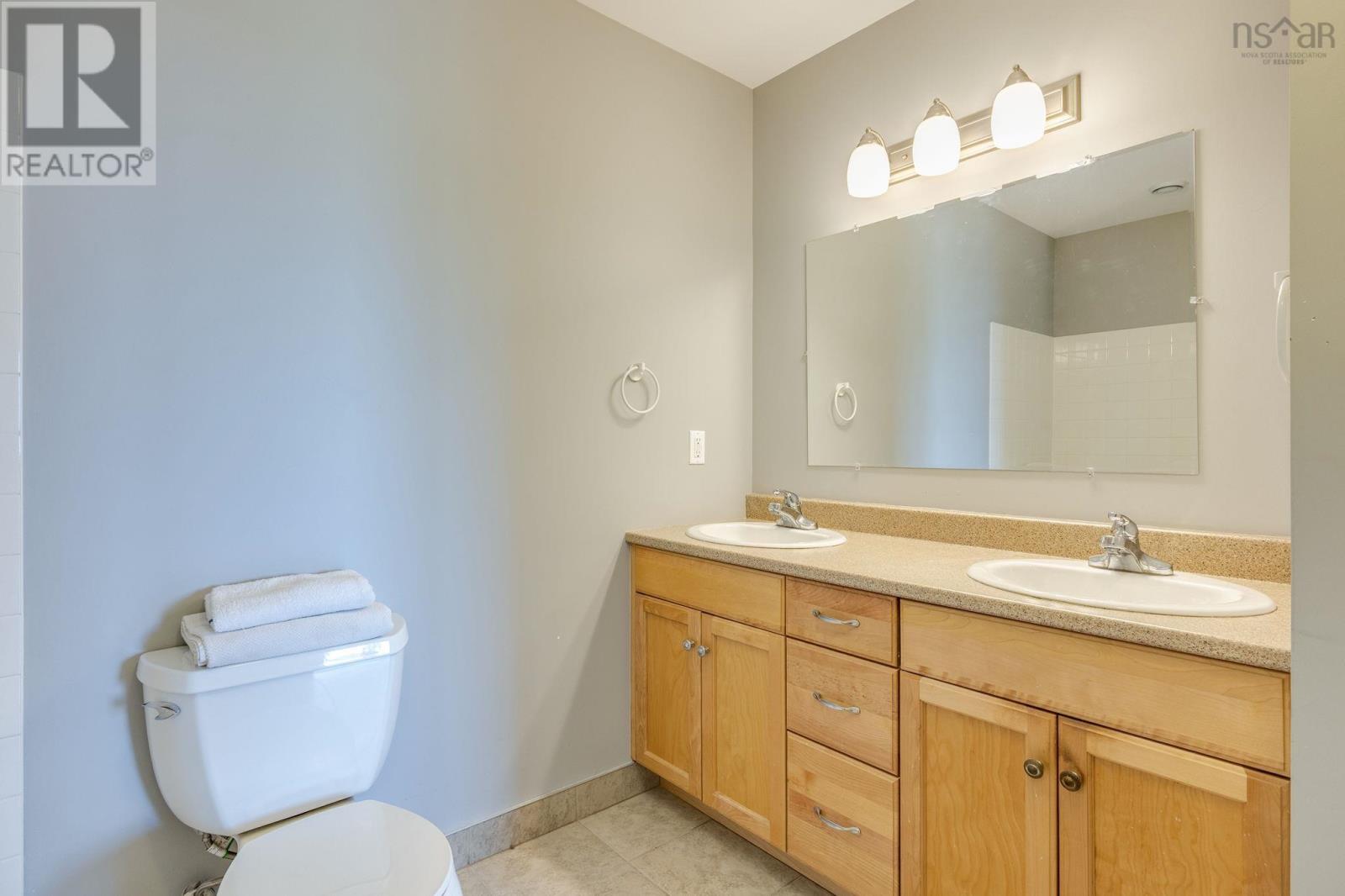 #402 5839 Cunard Street - 35