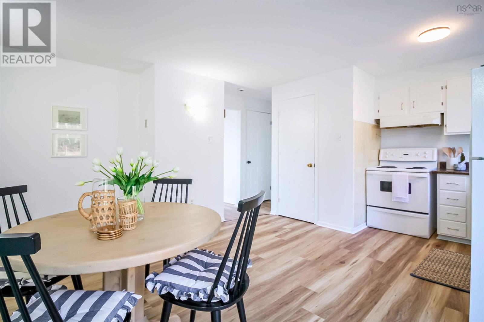 36 Regal Road - 17