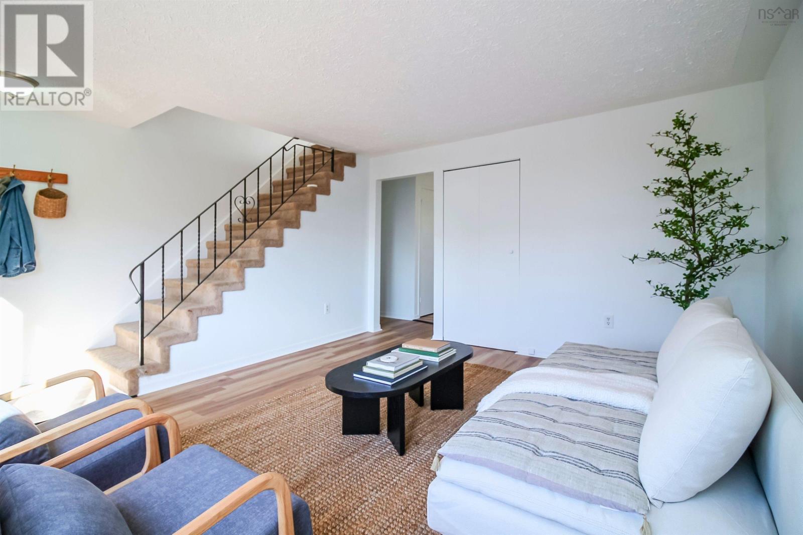 36 Regal Road - 13