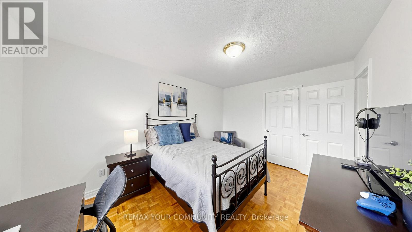 19 IVANO MEWS - 22