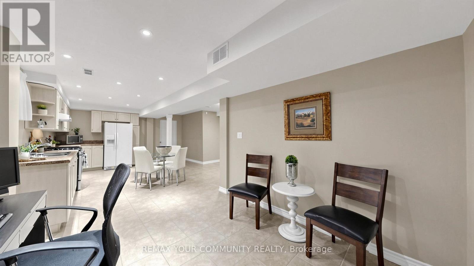 19 IVANO MEWS - 27