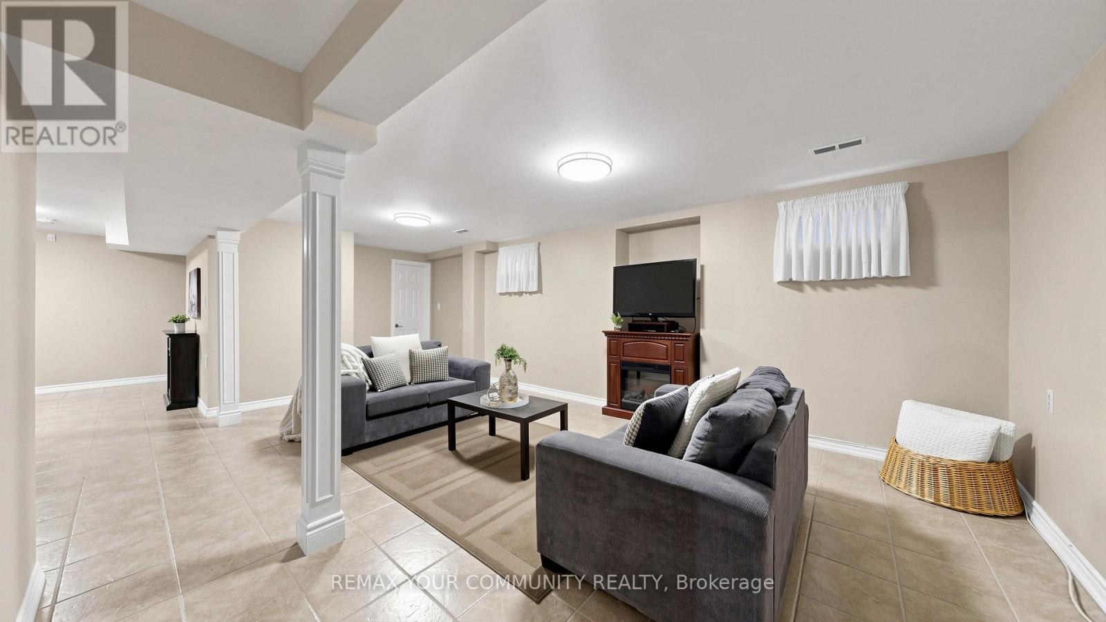 19 IVANO MEWS - 28