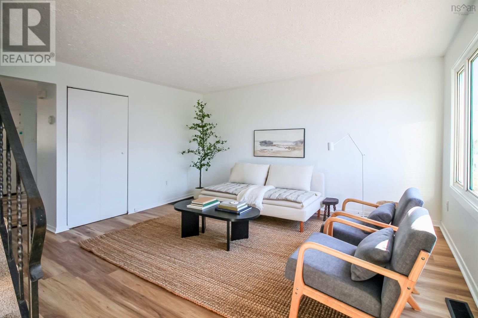 36 Regal Road - 11