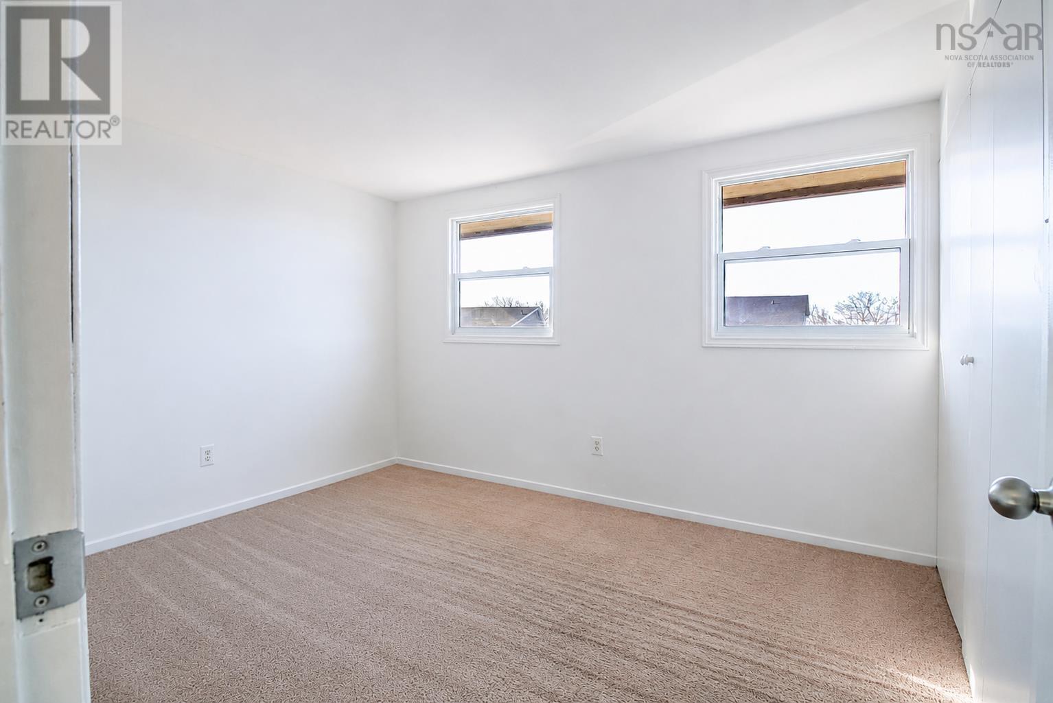 36 Regal Road - 22