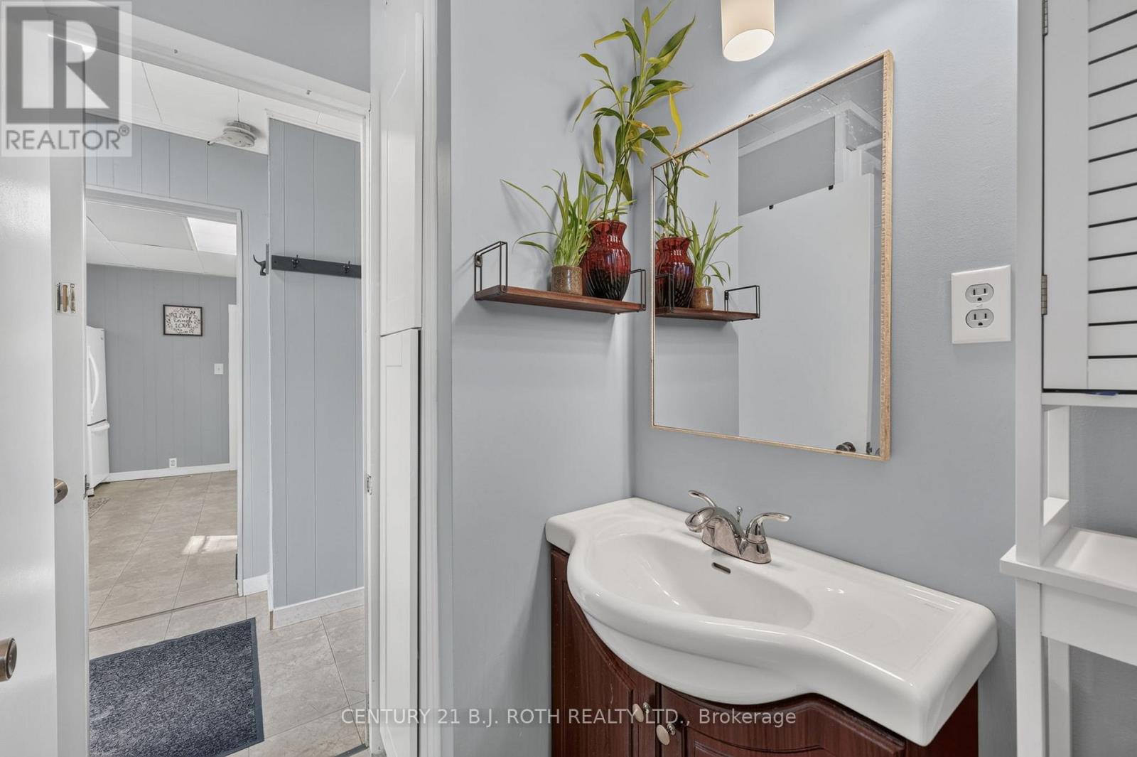 232 MARY STREET - 10