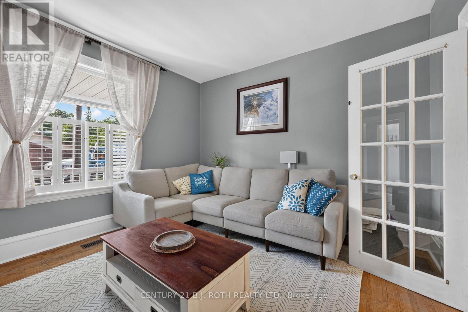 232 MARY STREET - 17