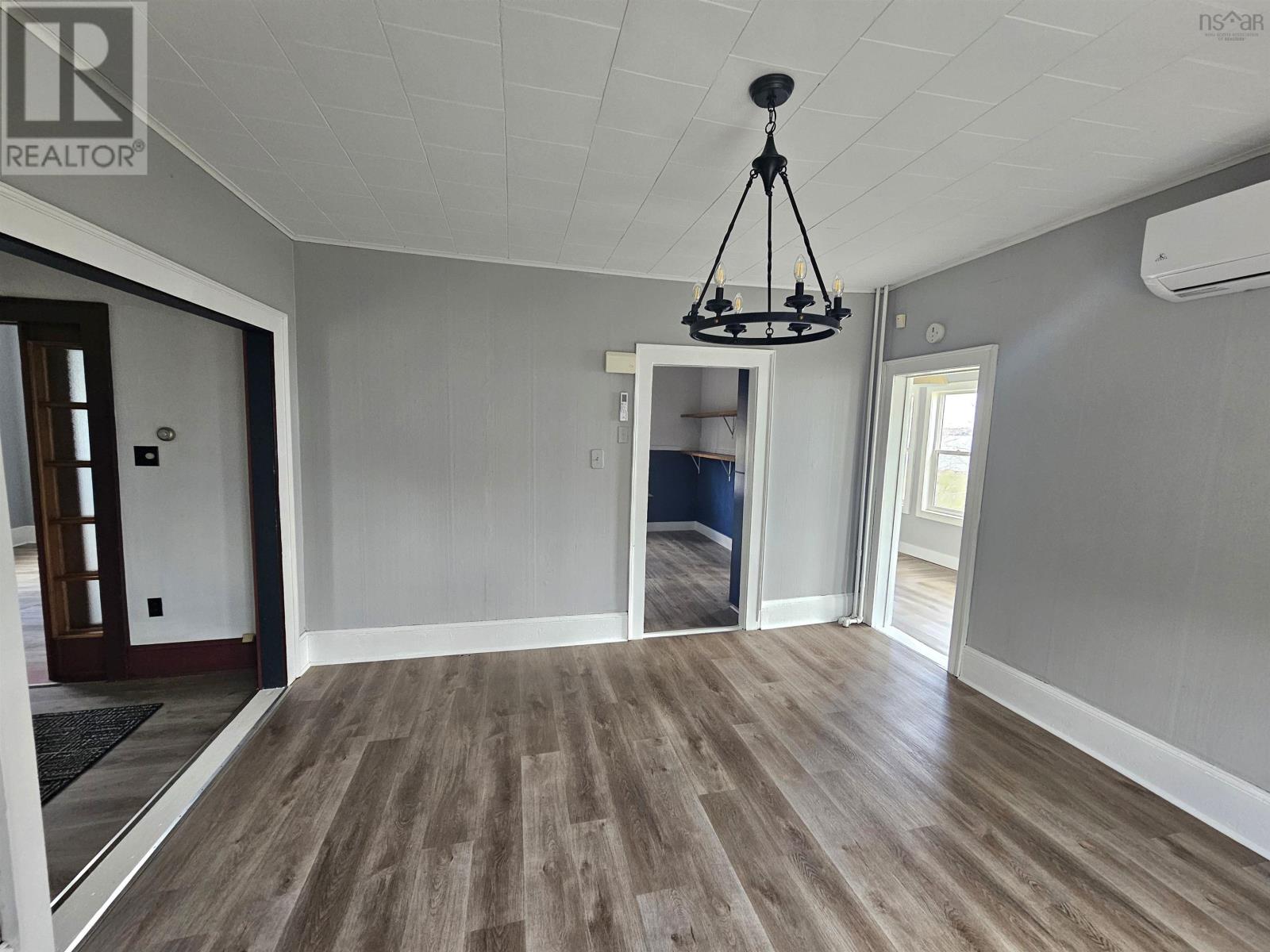 455 Purves Street - 9