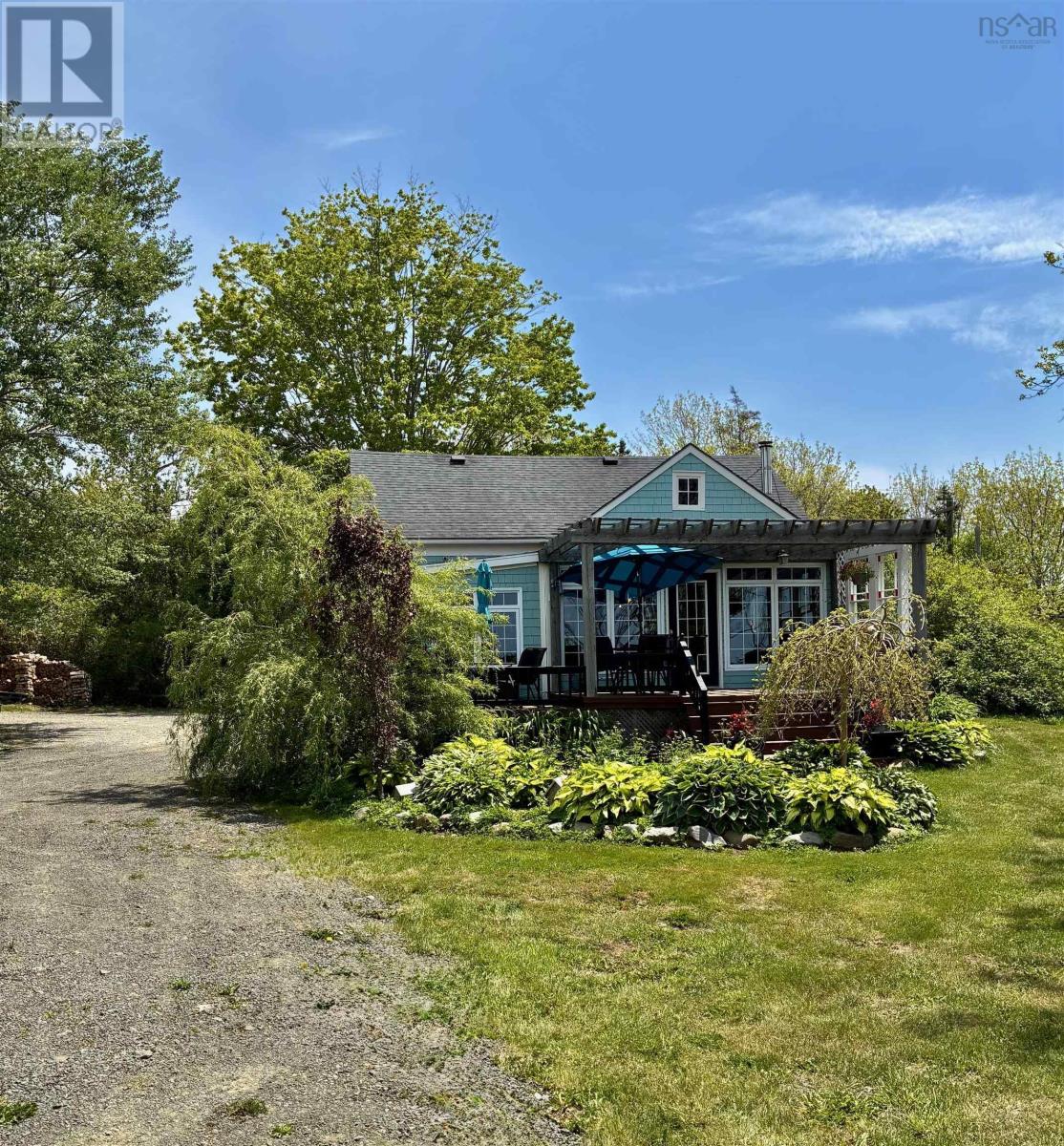 8367 Highway 101 - 2