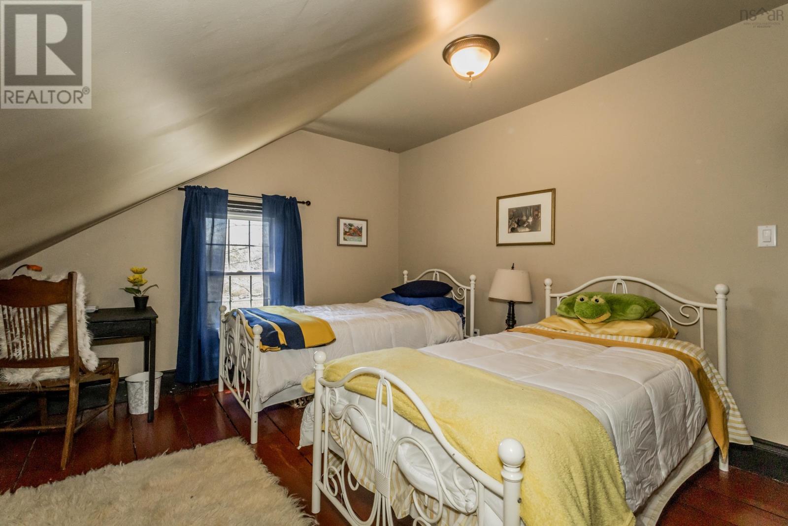 8367 Highway 101 - 27