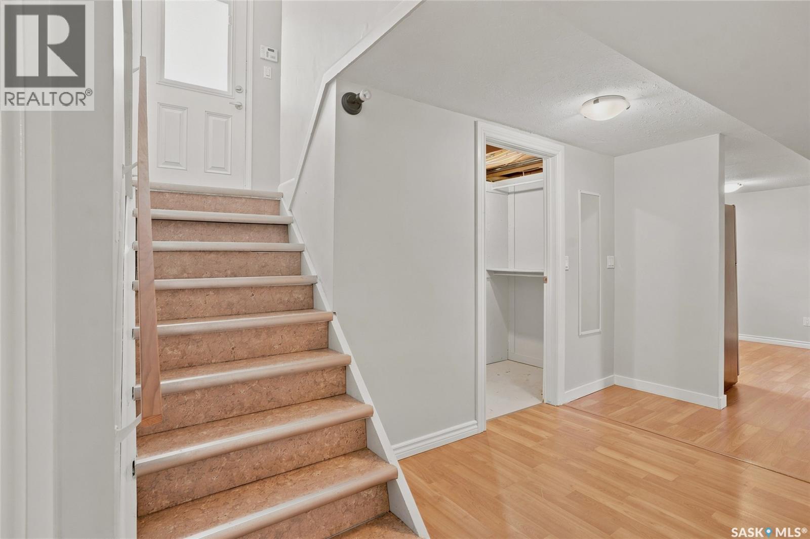 322 Witney AVENUE N — photo 23