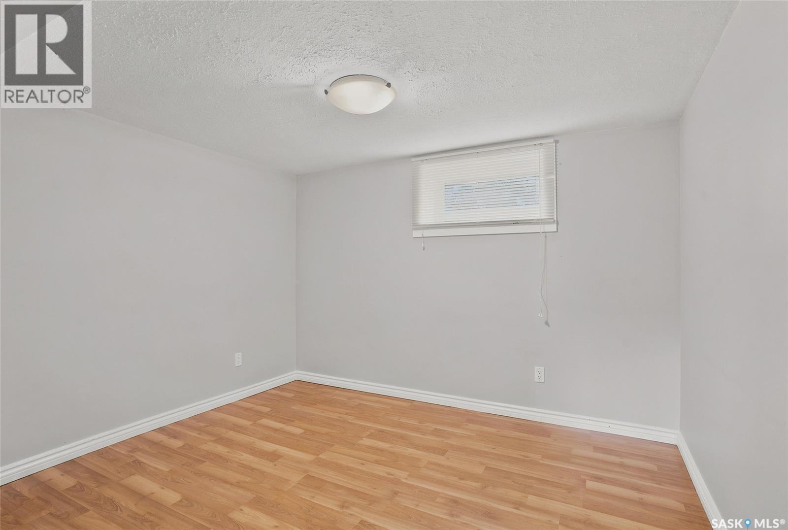 322 Witney AVENUE N — photo 28