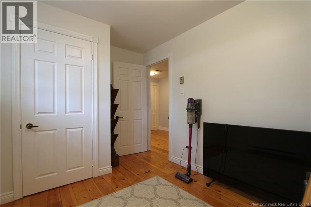 10 Princeton Avenue - 40