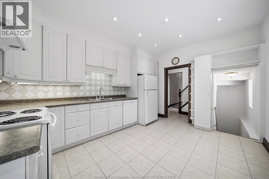 265 MACNAB STREET North - 12