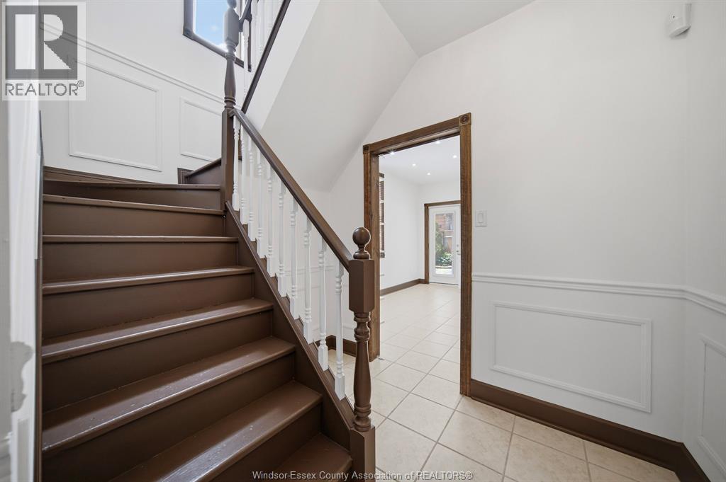 265 MACNAB STREET North - 13