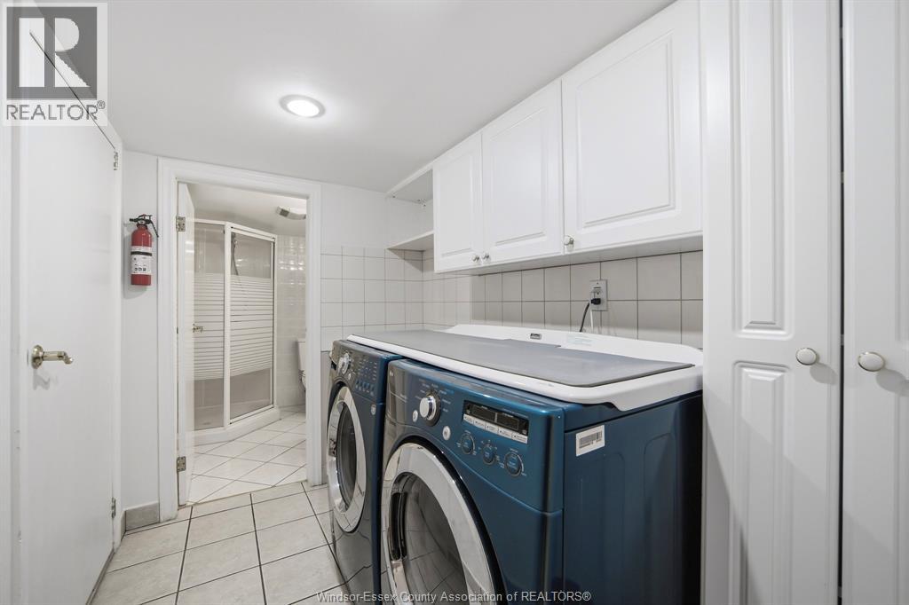 265 MACNAB STREET North - 28
