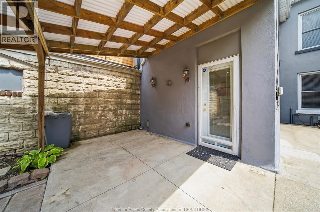 265 MACNAB STREET North - 34
