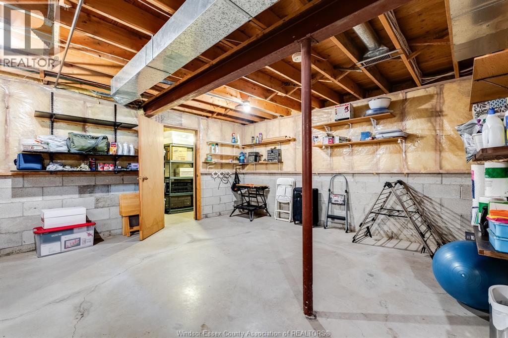 8418 Kingston - 32