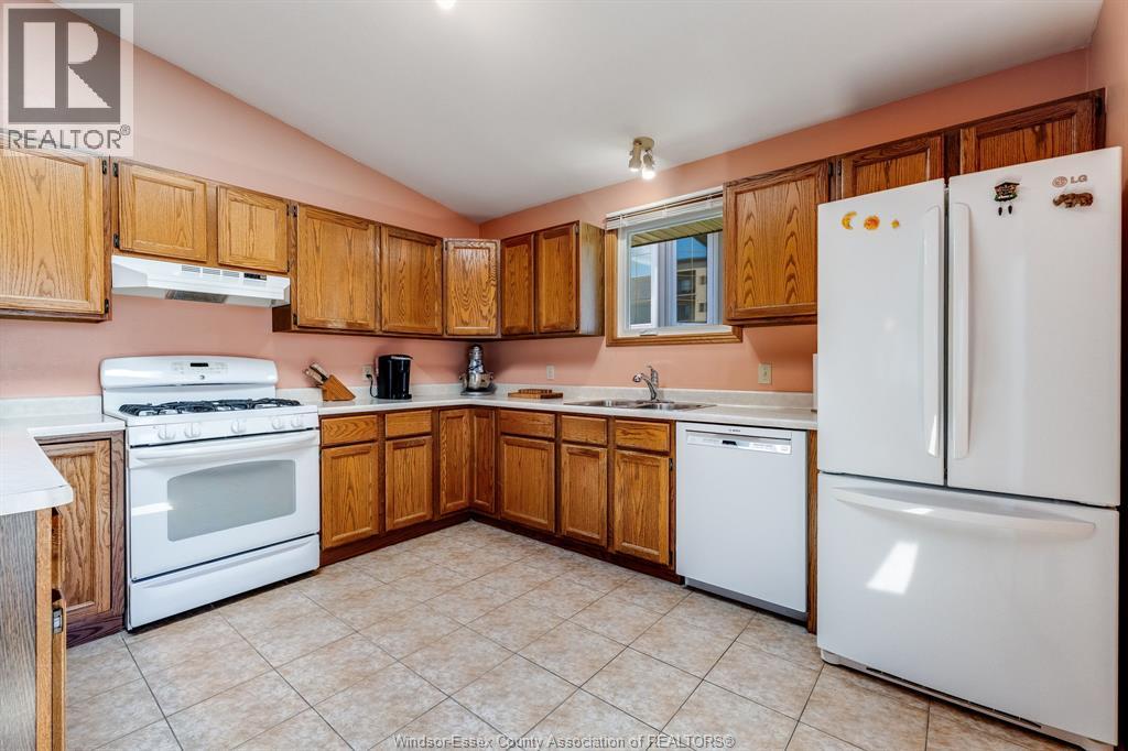 8418 Kingston - 9
