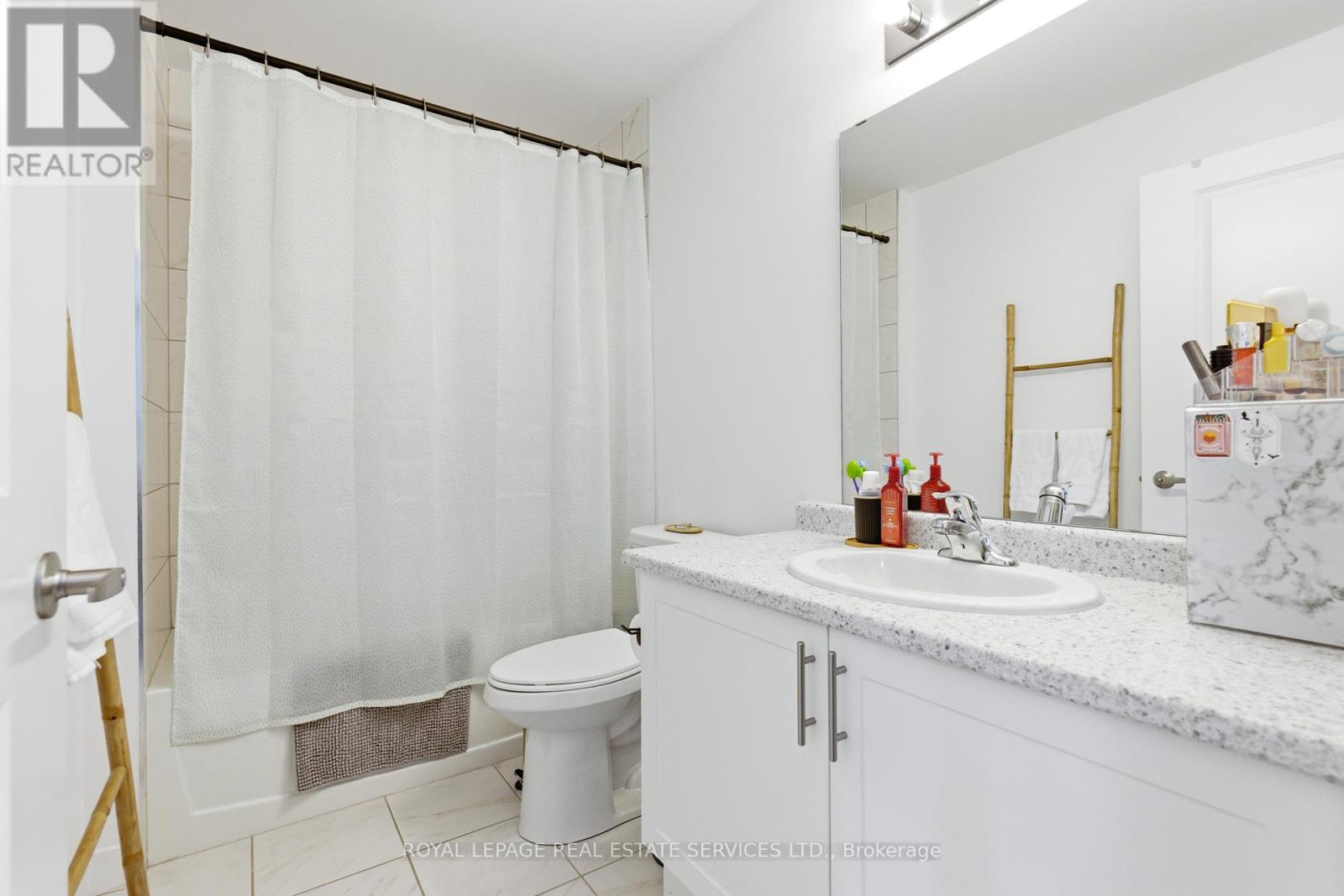 #221 460 DUNDAS STREET E - 17