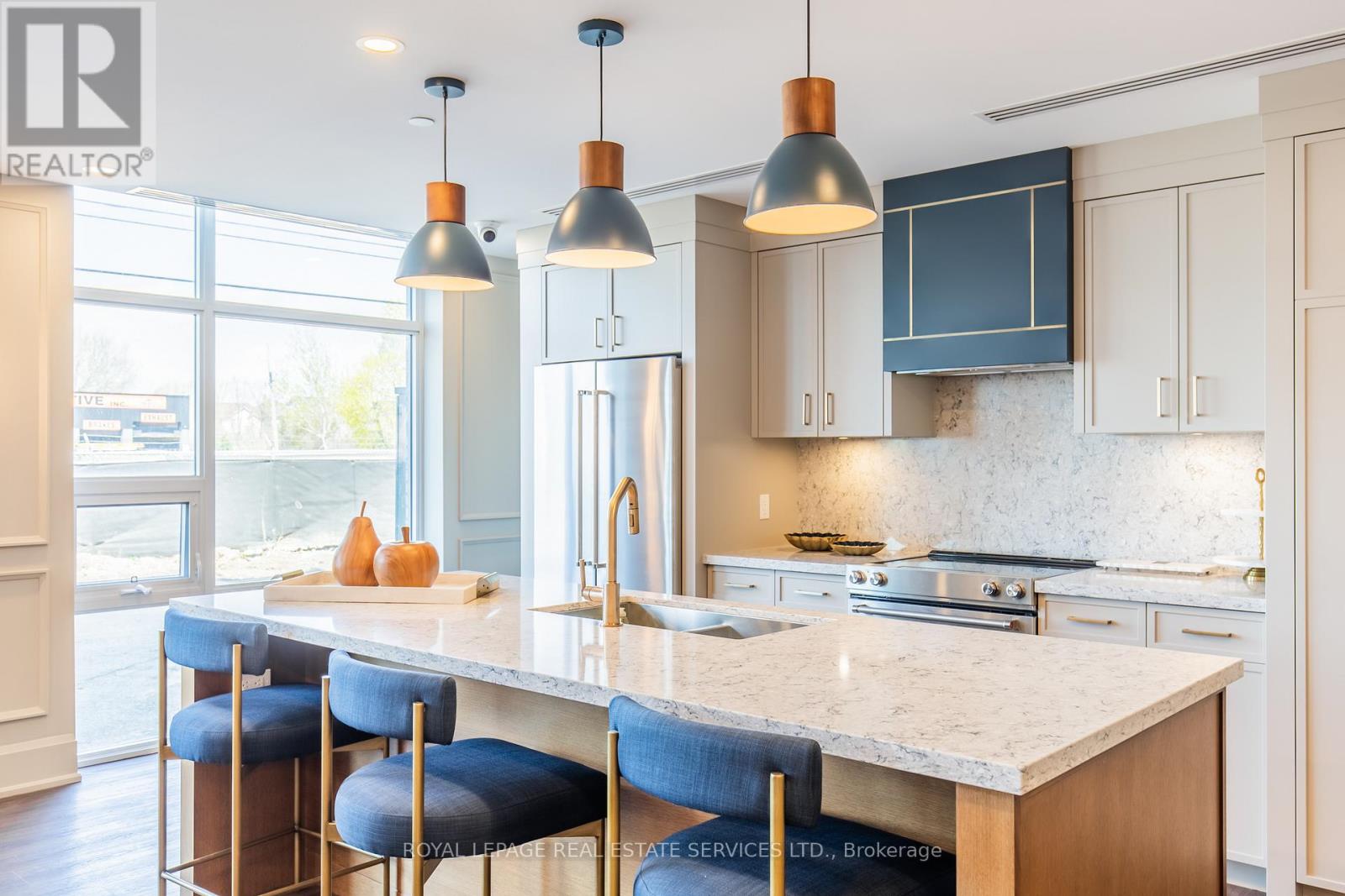 #221 460 DUNDAS STREET E - 24