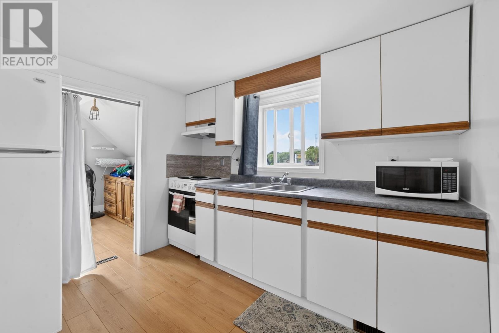 415 First Street South - 20