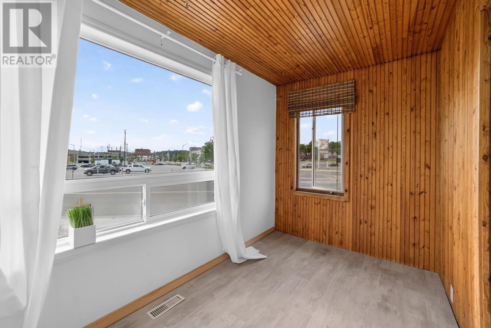 415 First Street South - 28