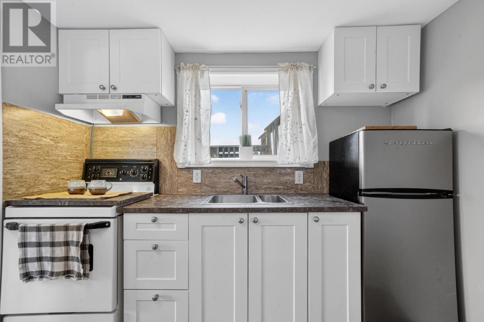415 First Street South - 35