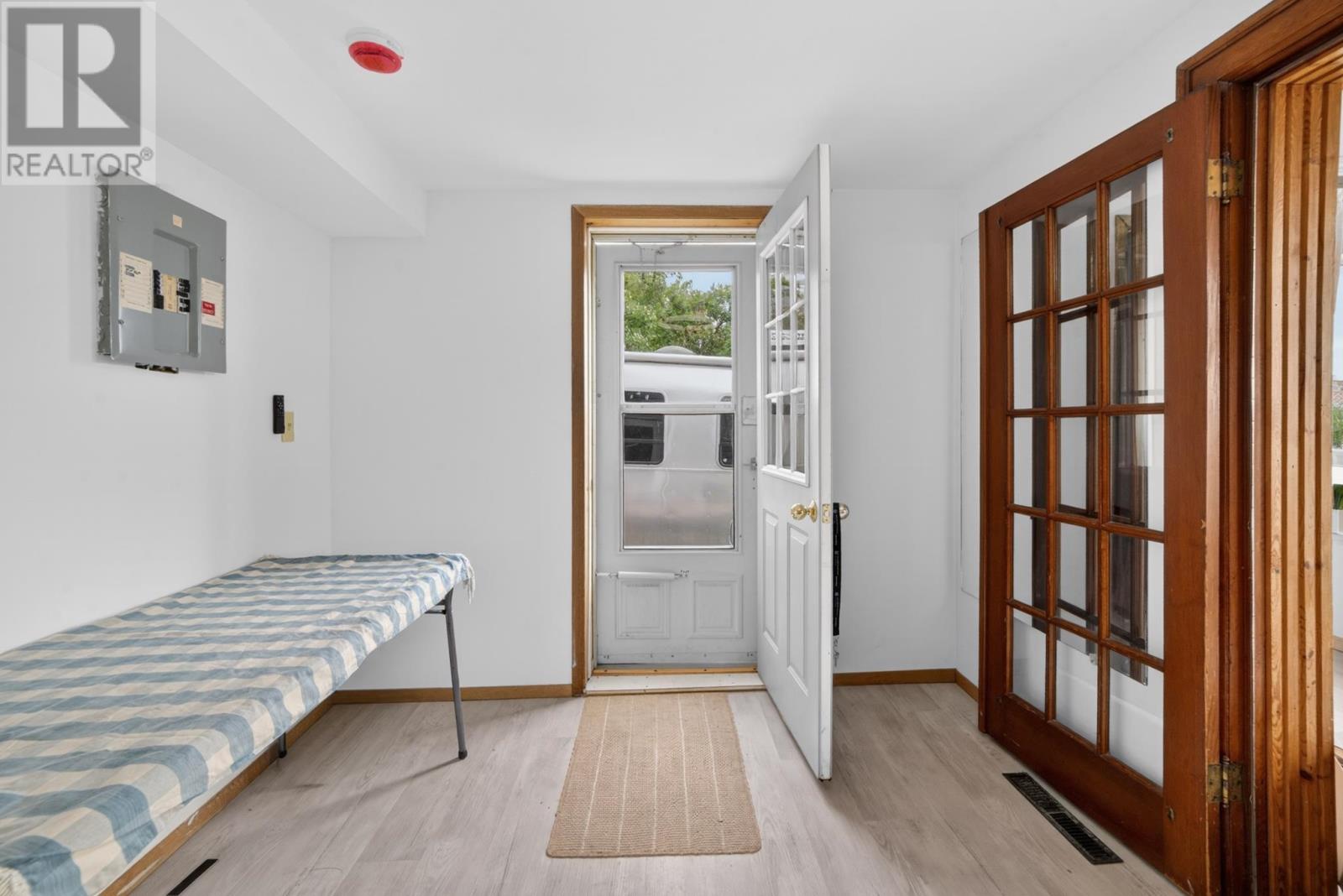415 First Street South - 32