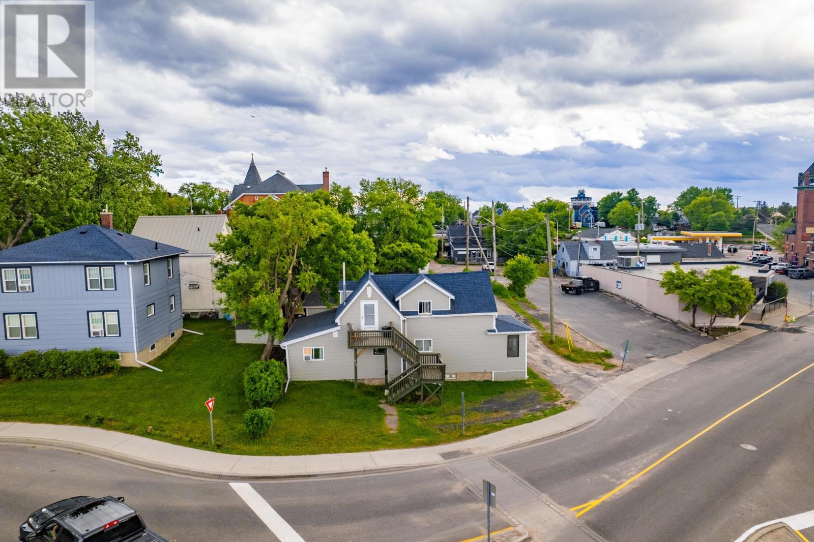 415 First Street South - 4