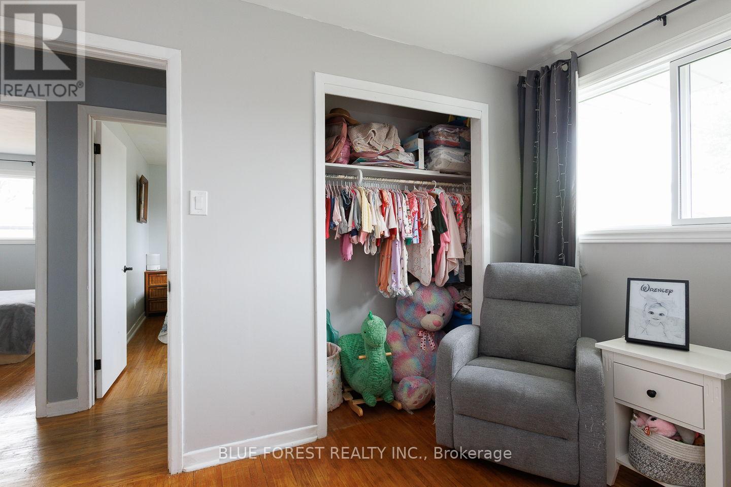 2 SURREY CRESCENT - 12