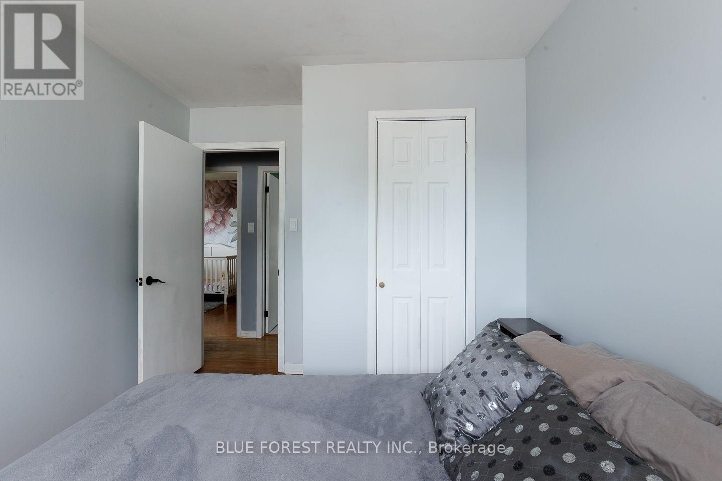 2 SURREY CRESCENT - 16