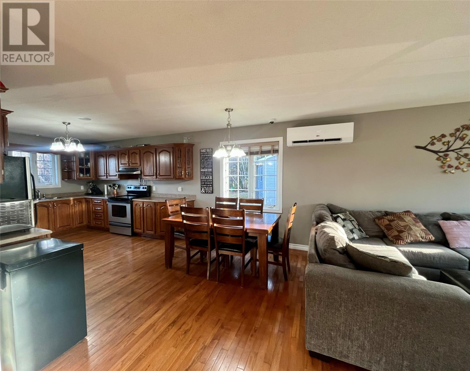 17 Hillview Avenue - 11