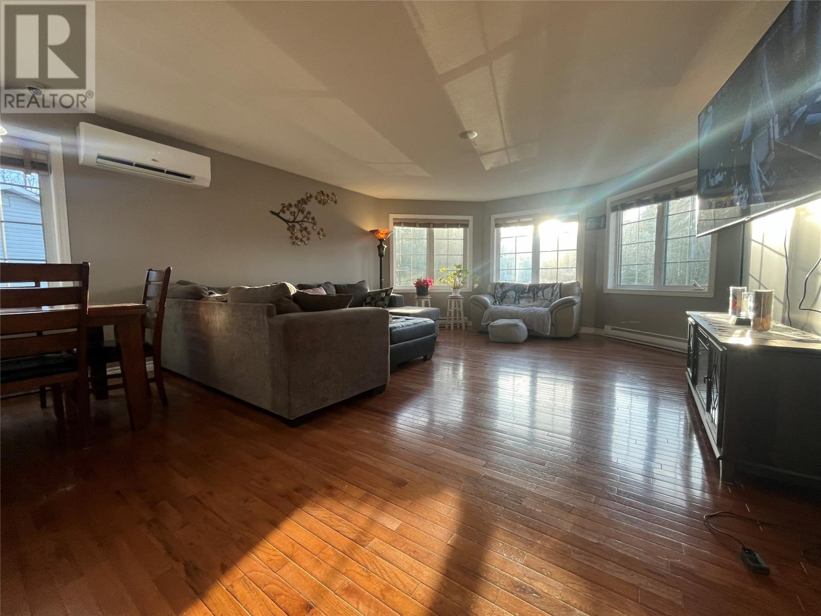17 Hillview Avenue - 12