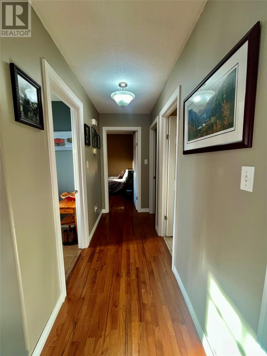 17 Hillview Avenue - 17