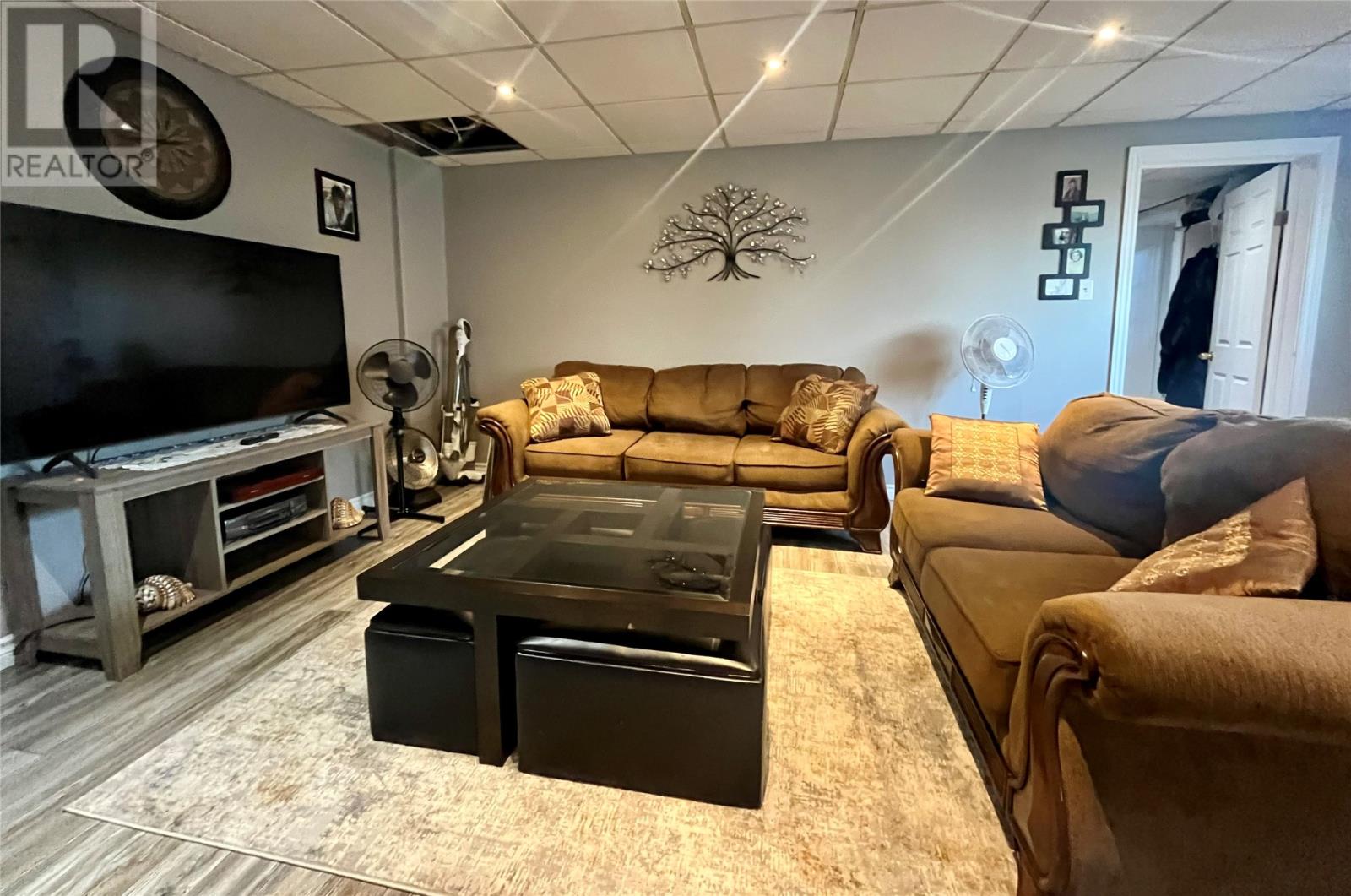 17 Hillview Avenue - 28