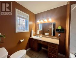 17 Hillview Avenue thumbnail 15