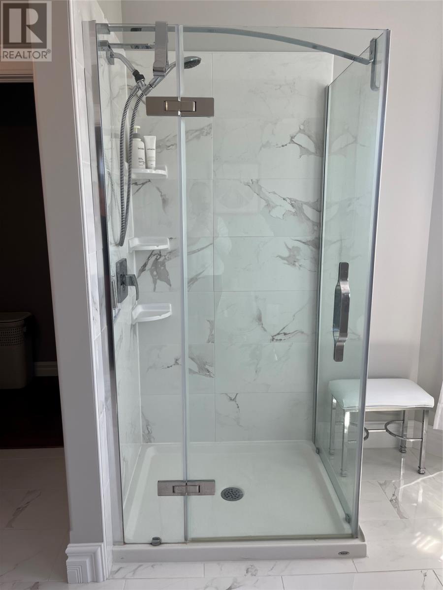 237 John Cabot Drive - Image 28