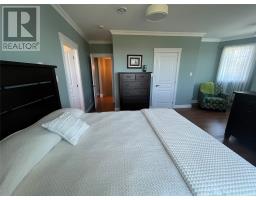 237 John Cabot Drive thumbnail 29