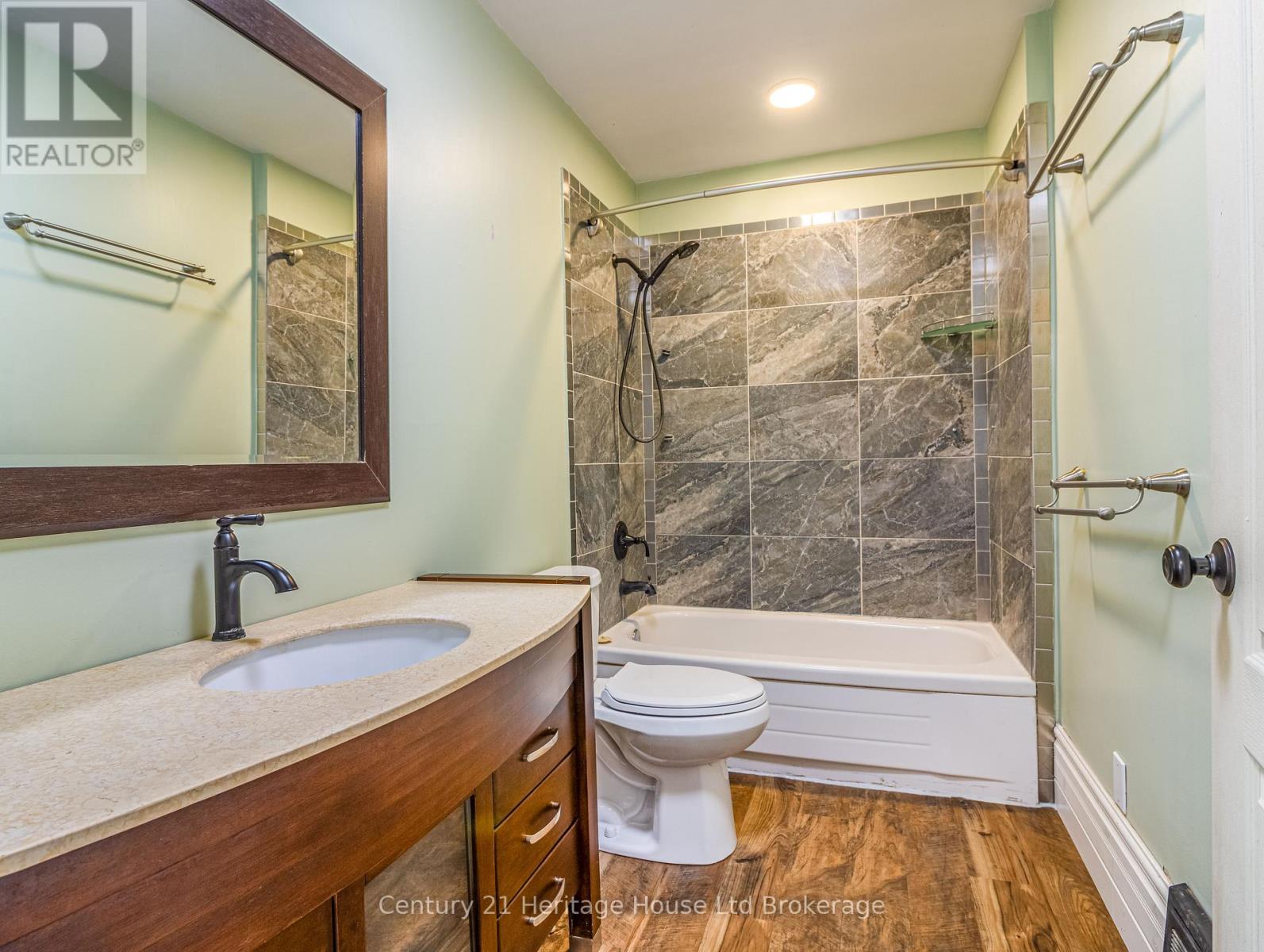552 HATCH STREET - 17