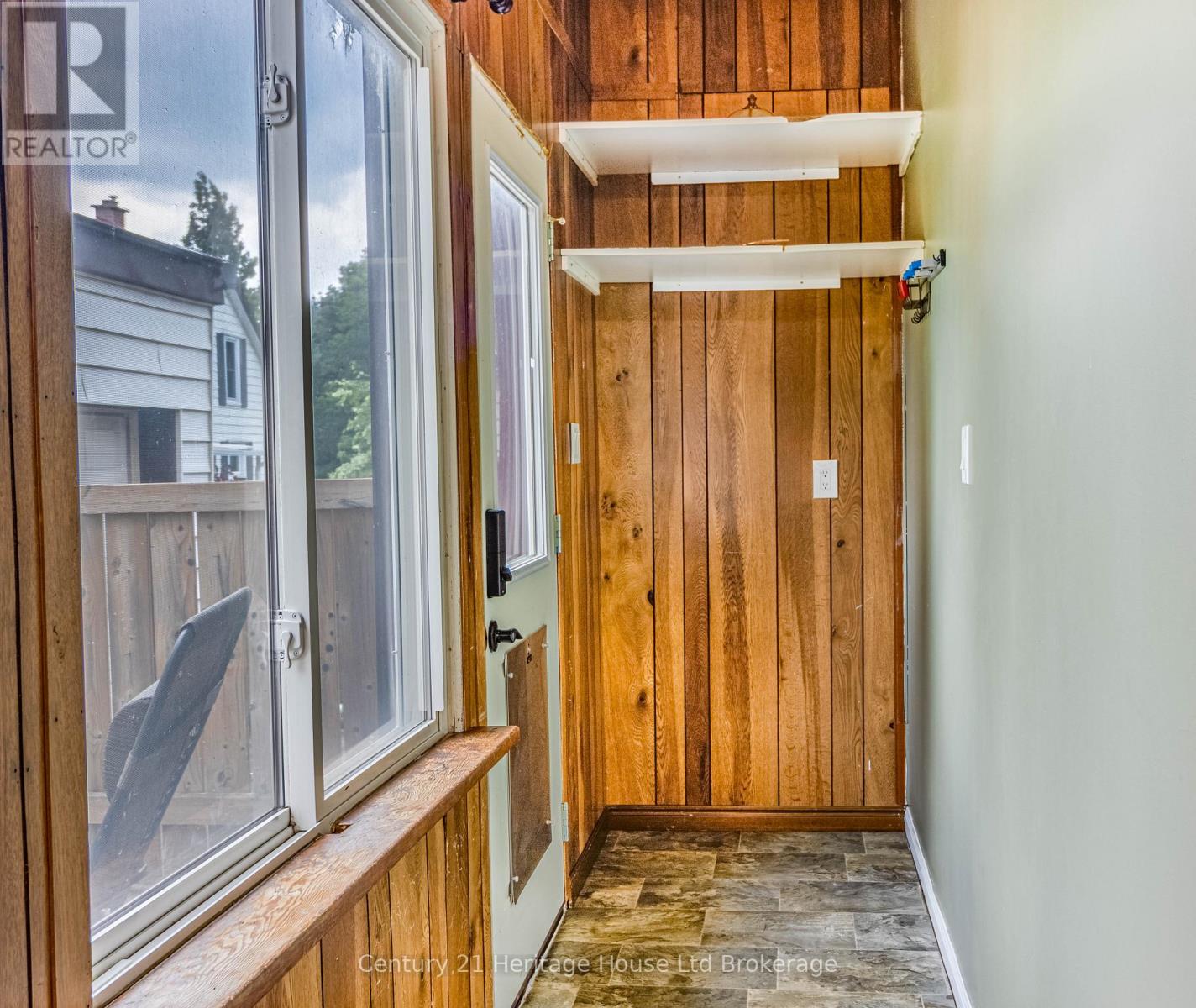 552 HATCH STREET - 19