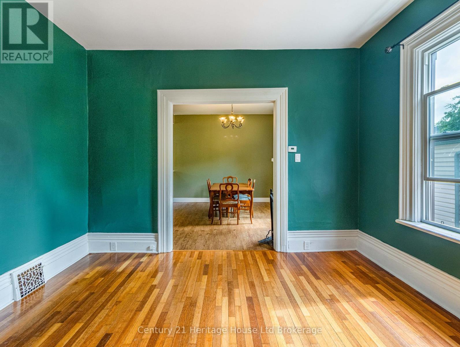 552 HATCH STREET - 6