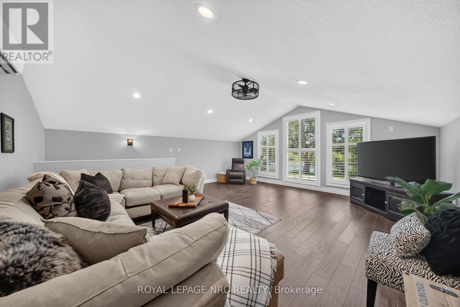 410 KINGSWAY ROAD - 32