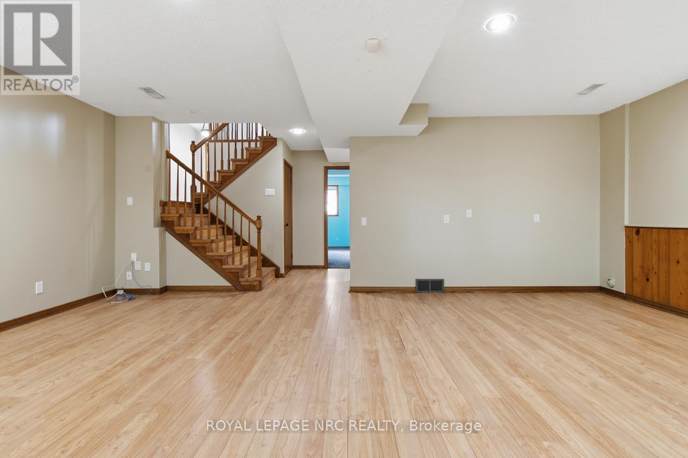 12 HARVEST OAK DRIVE - 16