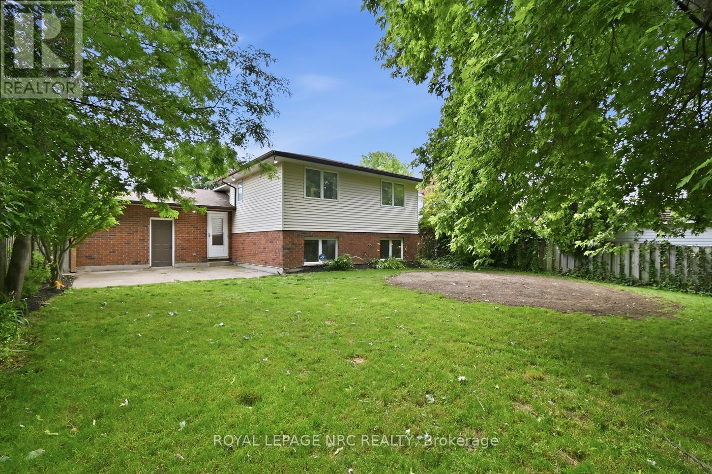 12 HARVEST OAK DRIVE - 26