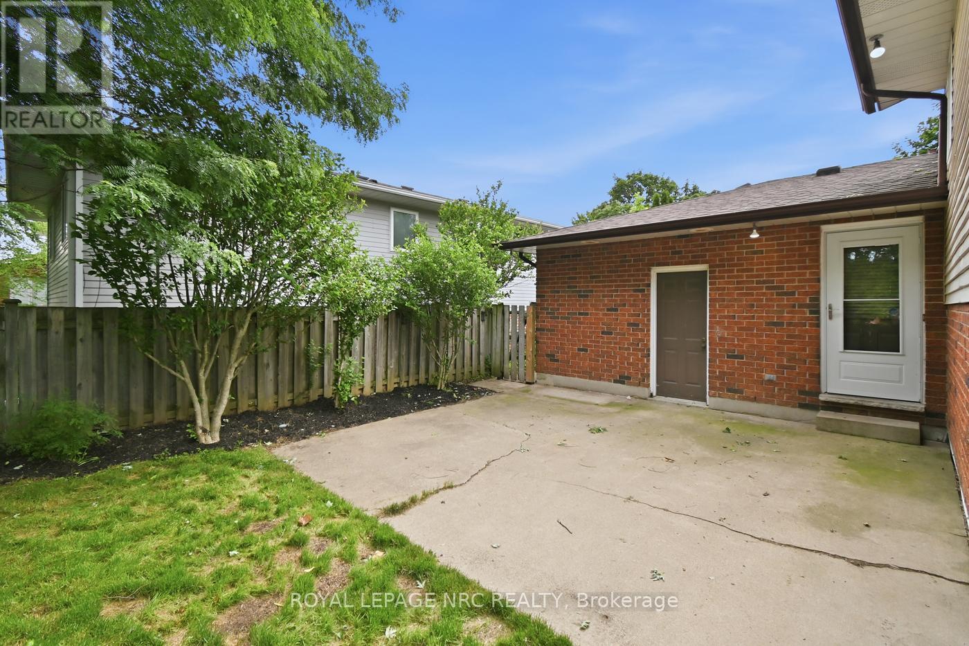 12 HARVEST OAK DRIVE - 27
